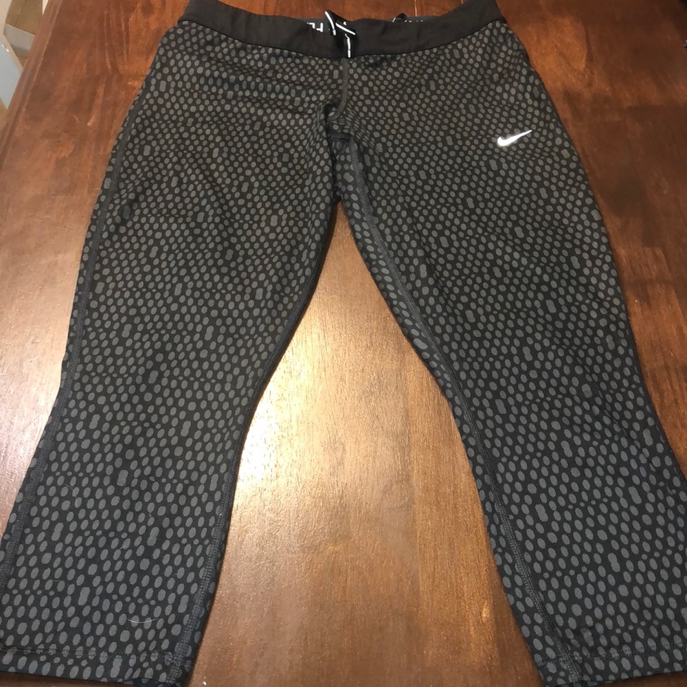 Nike Dri-fit cropped leggings